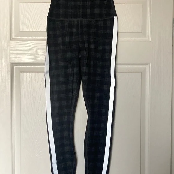 ALO Yoga | Pants & Jumpsuits | Occasion Leggings Black Plaid SZ Small - Picture 2 of 9
